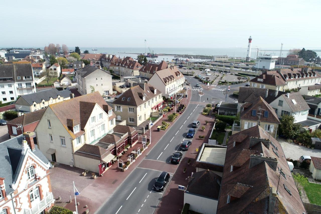 Hotel-Restaurant Le Normandie Luc-sur-Mer Eksteriør bilde